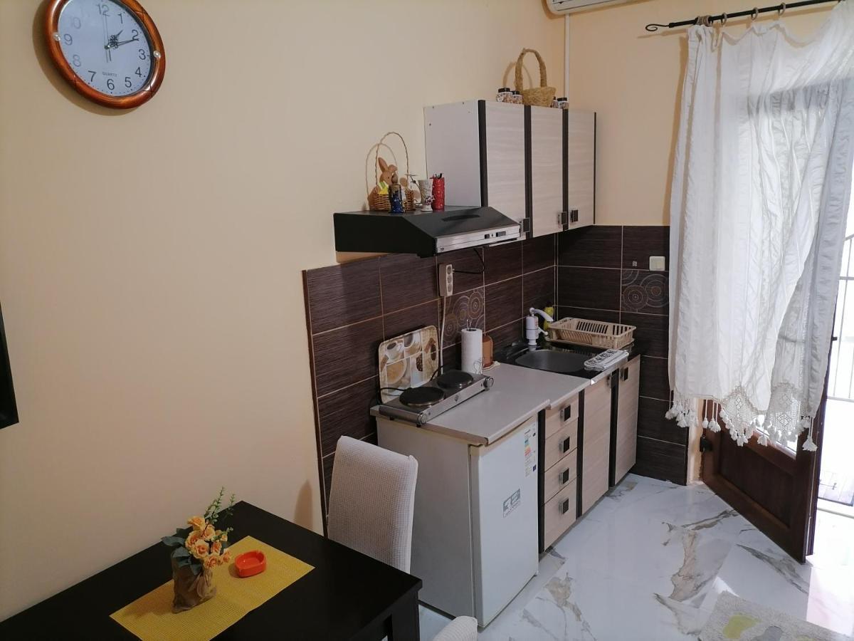 Romana 1 Tivat Bagian luar foto